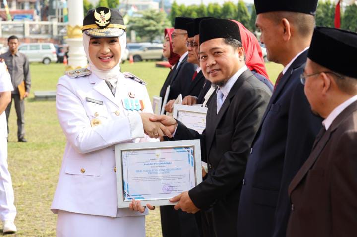 Disperindag Lampung Raih Penghargaan Tata Kelola Perangkat Daerah pada HUT ke-62 Provinsi Lampung